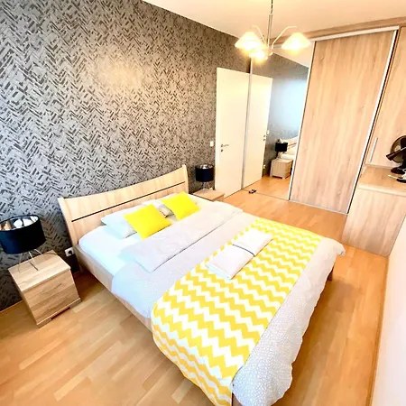 Keleti-garay Apartment