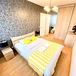 Keleti-garay Apartment